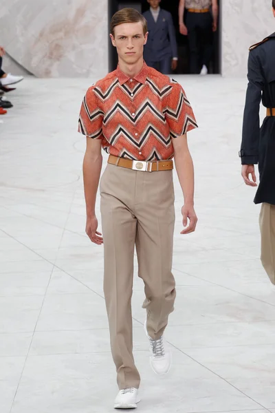 Look 7